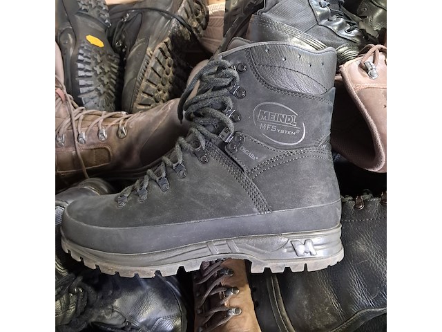 Partij diverse schoenen - afbeelding 7 van  13