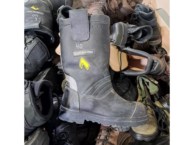 Partij diverse schoenen - afbeelding 3 van  13