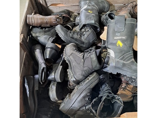 Partij diverse schoenen - afbeelding 5 van  13