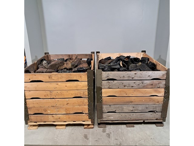 Partij diverse schoenen - afbeelding 1 van  13