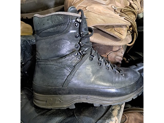 Partij diverse schoenen - afbeelding 8 van  13