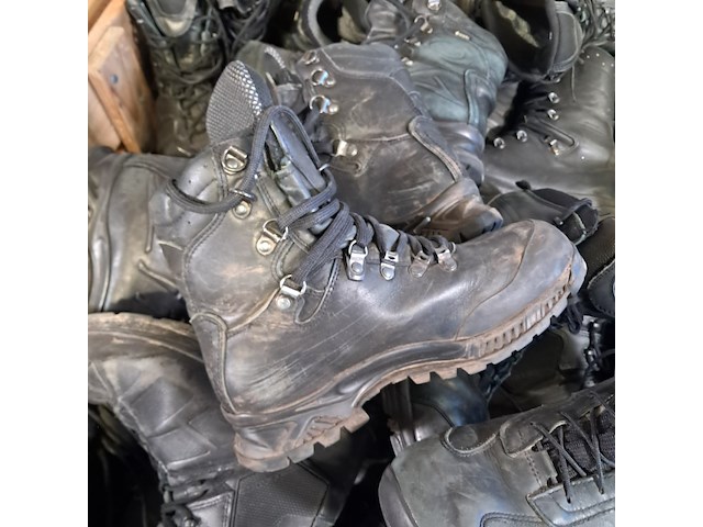 Partij diverse schoenen - afbeelding 2 van  10