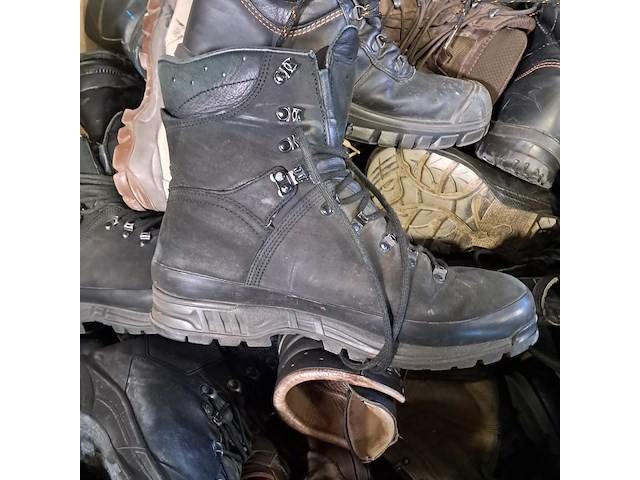 Partij diverse schoenen - afbeelding 2 van  11