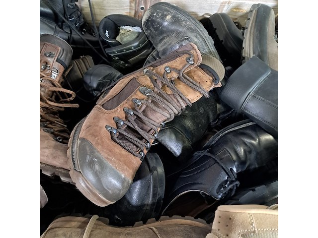 Partij diverse schoenen - afbeelding 10 van  11