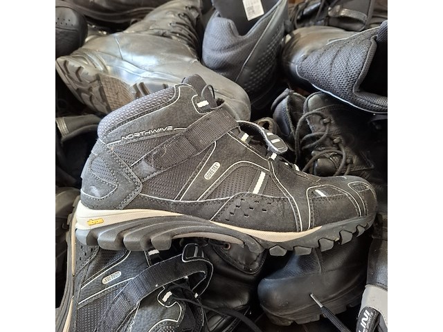 Partij diverse schoenen - afbeelding 10 van  13