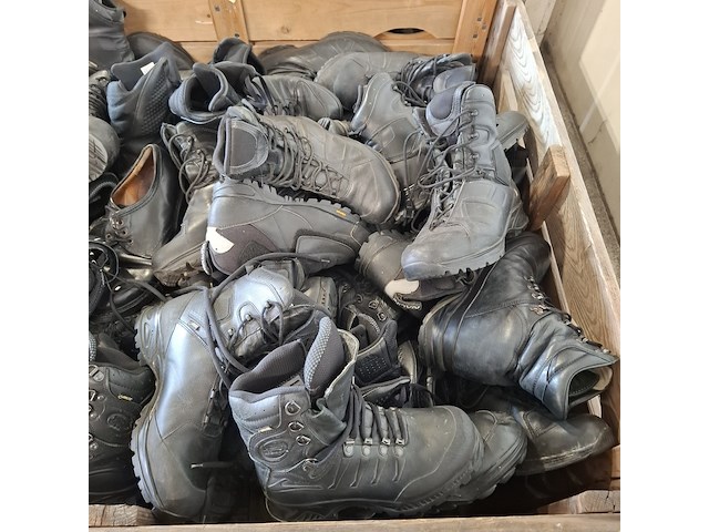 Partij diverse schoenen - afbeelding 12 van  13