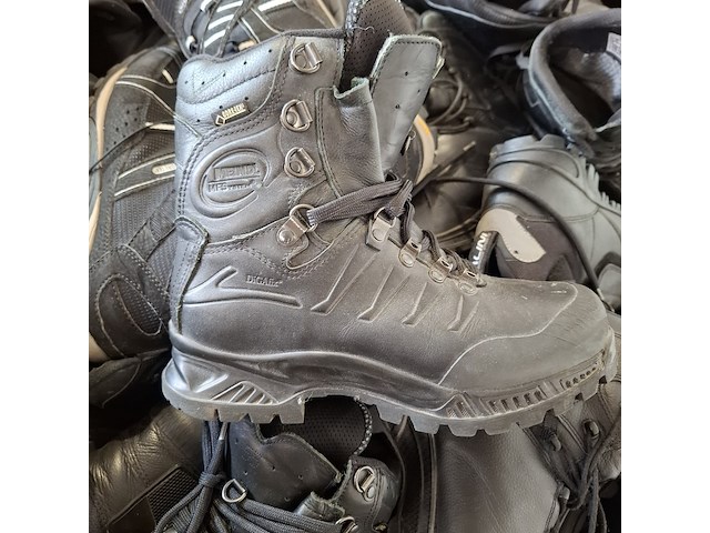 Partij diverse schoenen - afbeelding 9 van  13