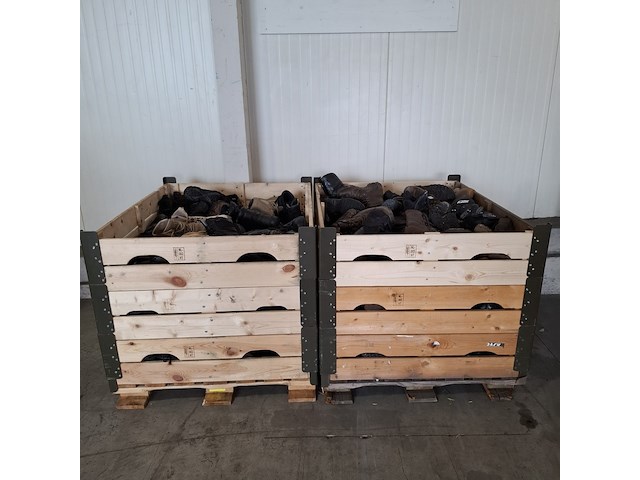 Partij diverse schoenen - afbeelding 1 van  13