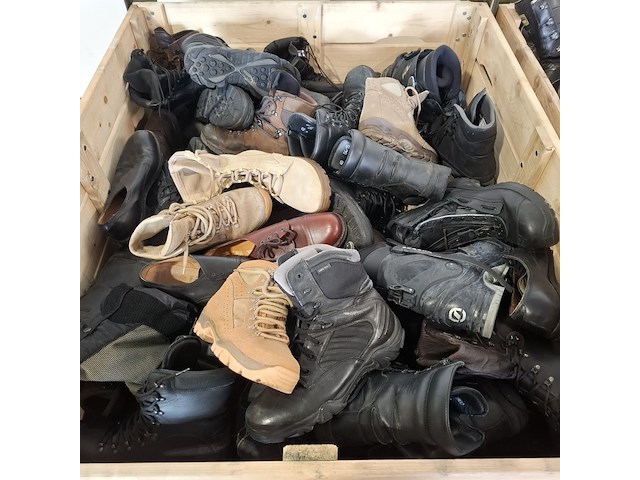 Partij diverse schoenen - afbeelding 2 van  13