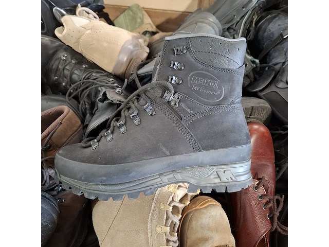 Partij diverse schoenen - afbeelding 4 van  13