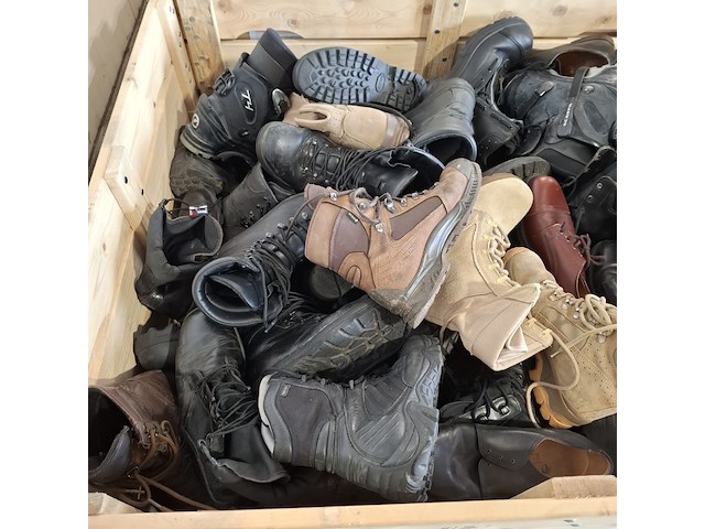 Partij diverse schoenen - afbeelding 7 van  13