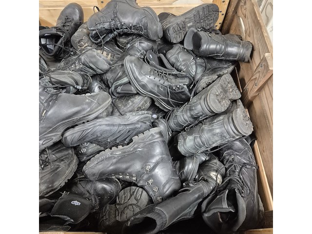 Partij diverse schoenen - afbeelding 4 van  13