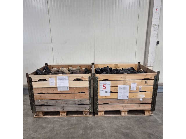 Partij diverse schoenen - afbeelding 1 van  13