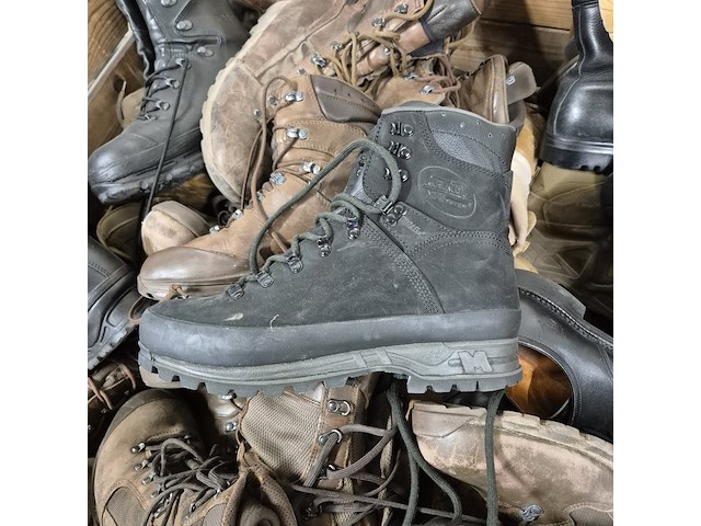 Partij diverse schoenen - afbeelding 9 van  13