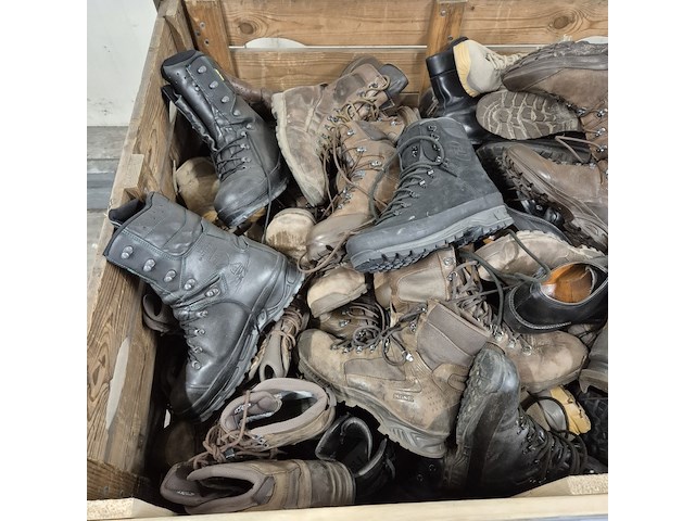 Partij diverse schoenen - afbeelding 11 van  13