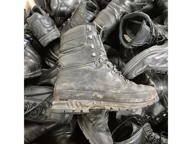 Partij diverse schoenen - afbeelding 2 van  13