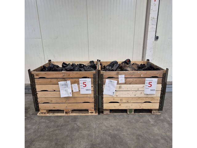 Partij diverse schoenen - afbeelding 1 van  13