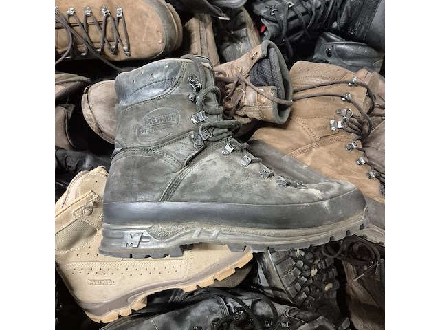 Partij diverse schoenen - afbeelding 9 van  13