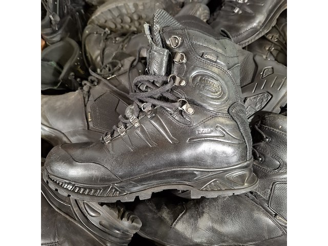Partij diverse schoenen - afbeelding 2 van  13