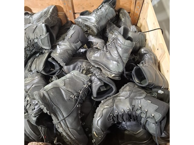 Partij diverse schoenen - afbeelding 5 van  13