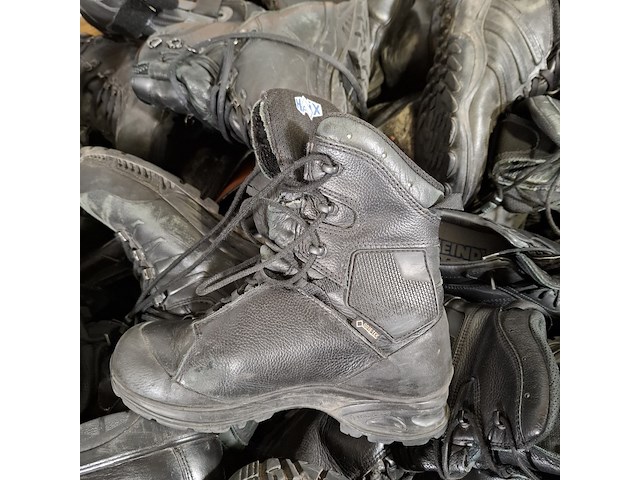 Partij diverse schoenen - afbeelding 2 van  13