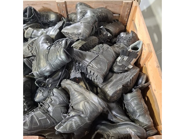 Partij diverse schoenen - afbeelding 4 van  13