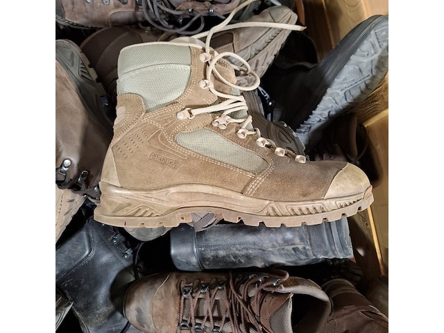 Partij diverse schoenen - afbeelding 2 van  14
