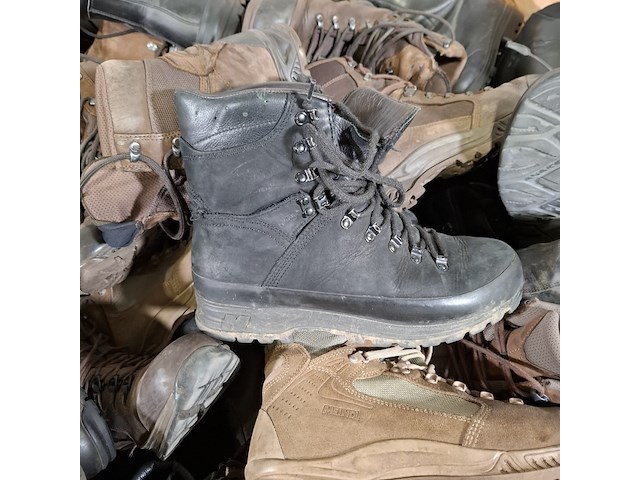 Partij diverse schoenen - afbeelding 4 van  14