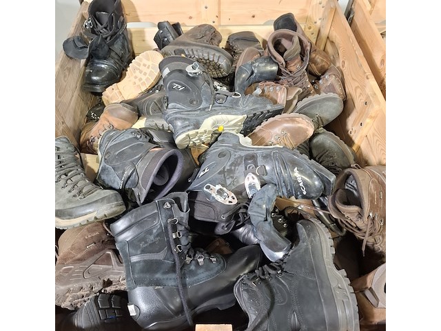 Partij diverse schoenen - afbeelding 7 van  14