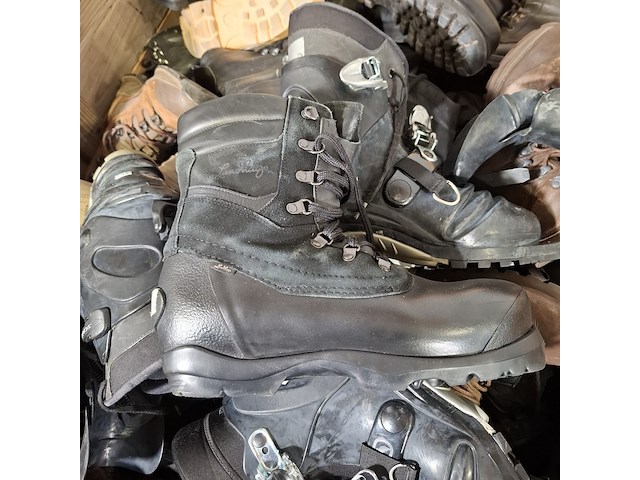 Partij diverse schoenen - afbeelding 8 van  14