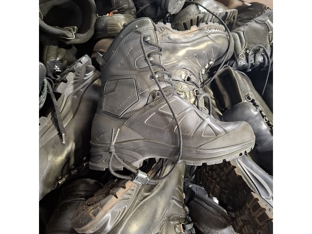 Partij diverse schoenen - afbeelding 2 van  13