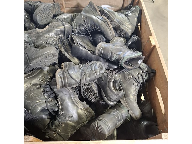 Partij diverse schoenen - afbeelding 4 van  13