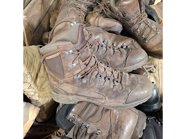 Partij diverse schoenen - afbeelding 7 van  13