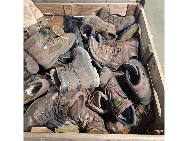 Partij diverse schoenen - afbeelding 10 van  13