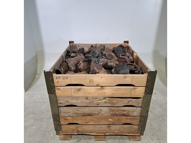 Partij diverse schoenen - afbeelding 1 van  7