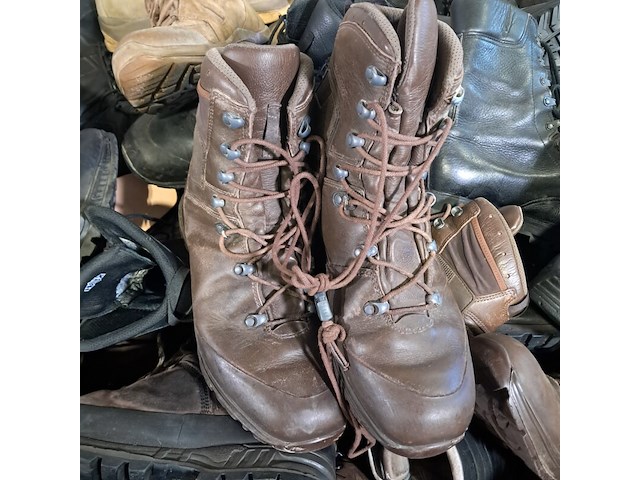 Partij diverse schoenen - afbeelding 2 van  14