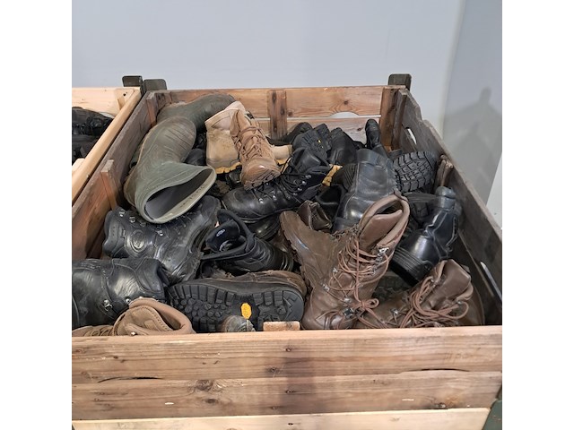 Partij diverse schoenen - afbeelding 7 van  14