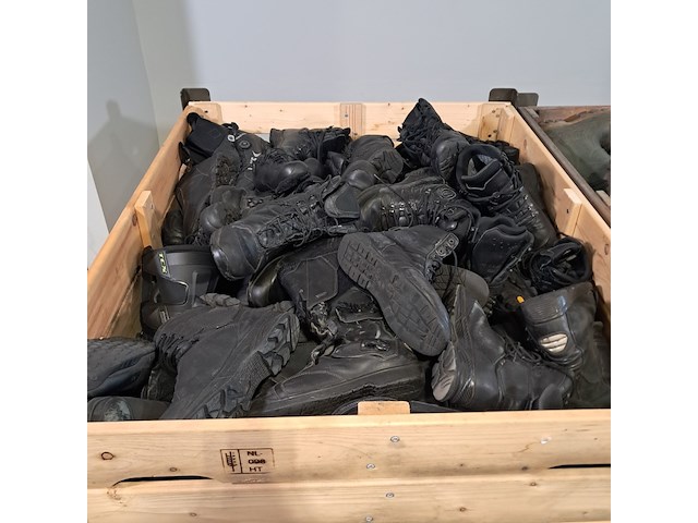 Partij diverse schoenen - afbeelding 8 van  14