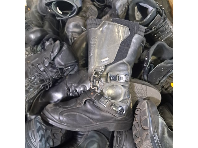 Partij diverse schoenen - afbeelding 10 van  14