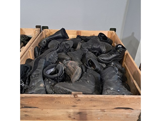 Partij diverse schoenen - afbeelding 7 van  13