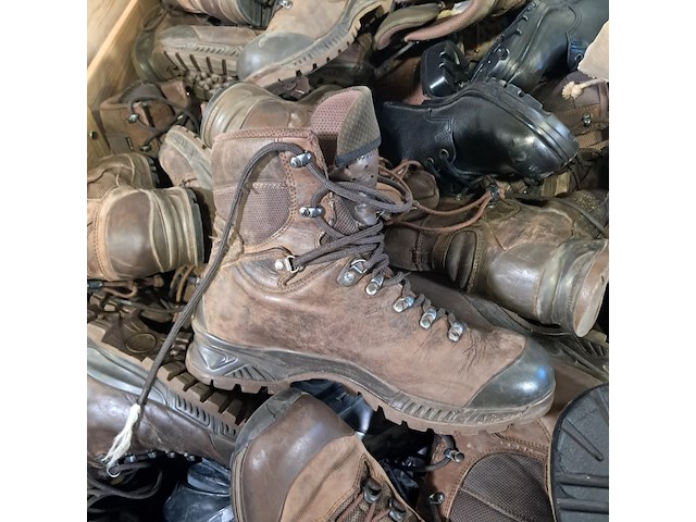Partij diverse schoenen - afbeelding 9 van  13