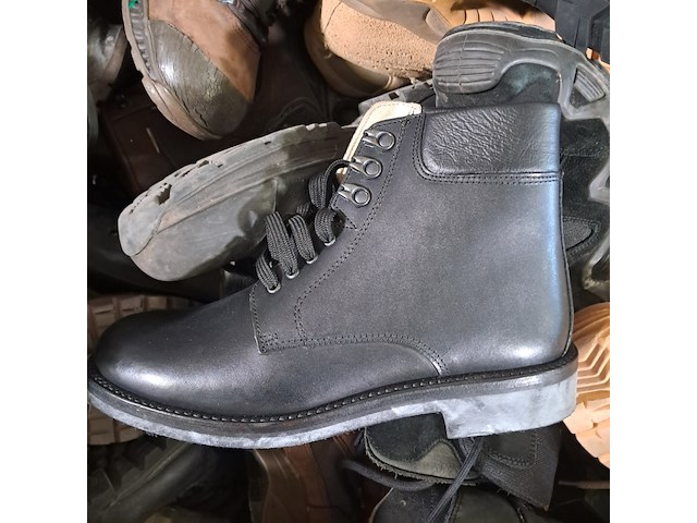 Partij diverse schoenen - afbeelding 2 van  16
