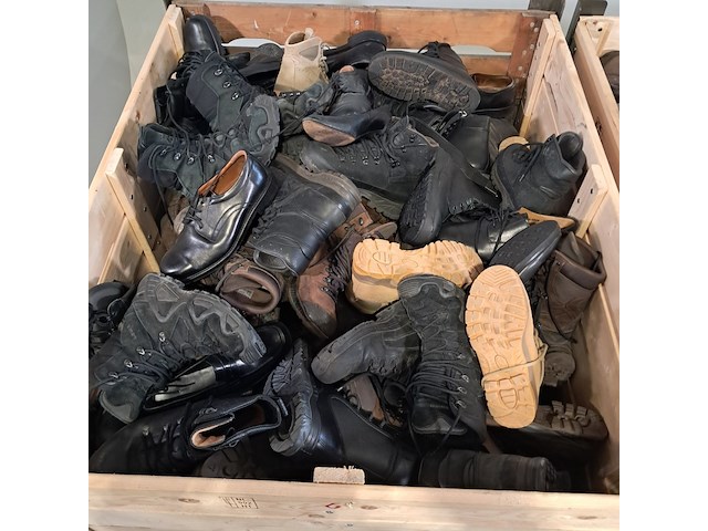 Partij diverse schoenen - afbeelding 10 van  16