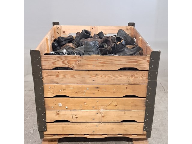 Partij diverse schoenen - afbeelding 1 van  9