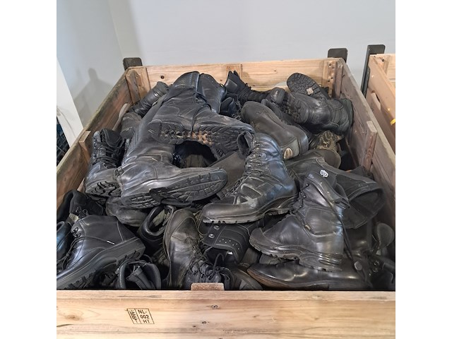 Partij diverse schoenen - afbeelding 7 van  13