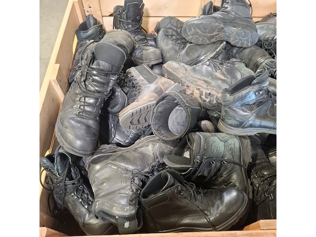 Partij diverse schoenen - afbeelding 5 van  13