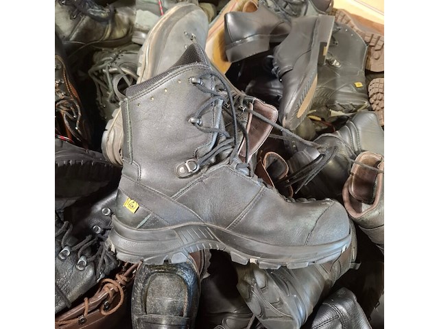 Partij diverse schoenen - afbeelding 9 van  13