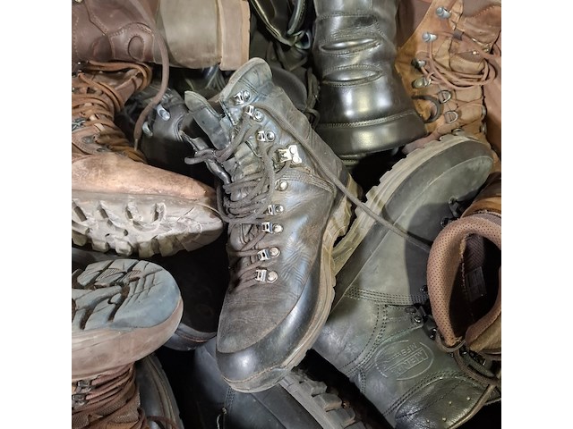 Partij diverse schoenen - afbeelding 3 van  14