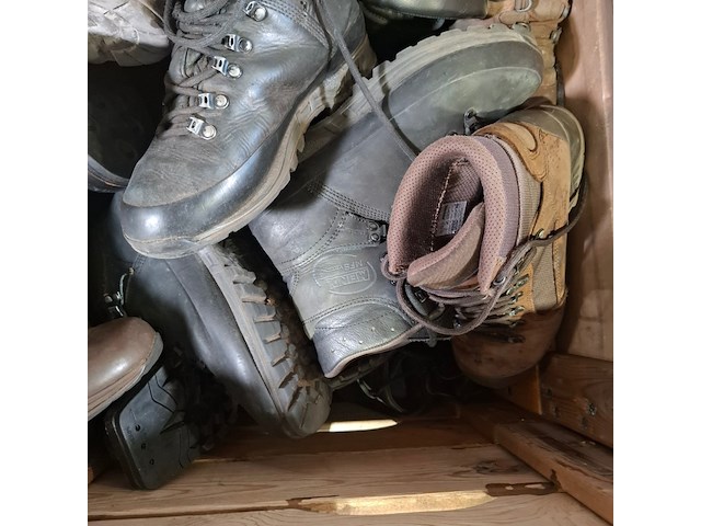 Partij diverse schoenen - afbeelding 6 van  14