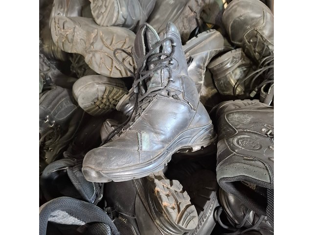 Partij diverse schoenen - afbeelding 9 van  14